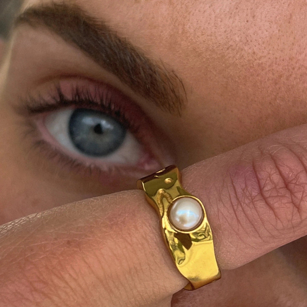Vintage Gold Natural Pearl Ring