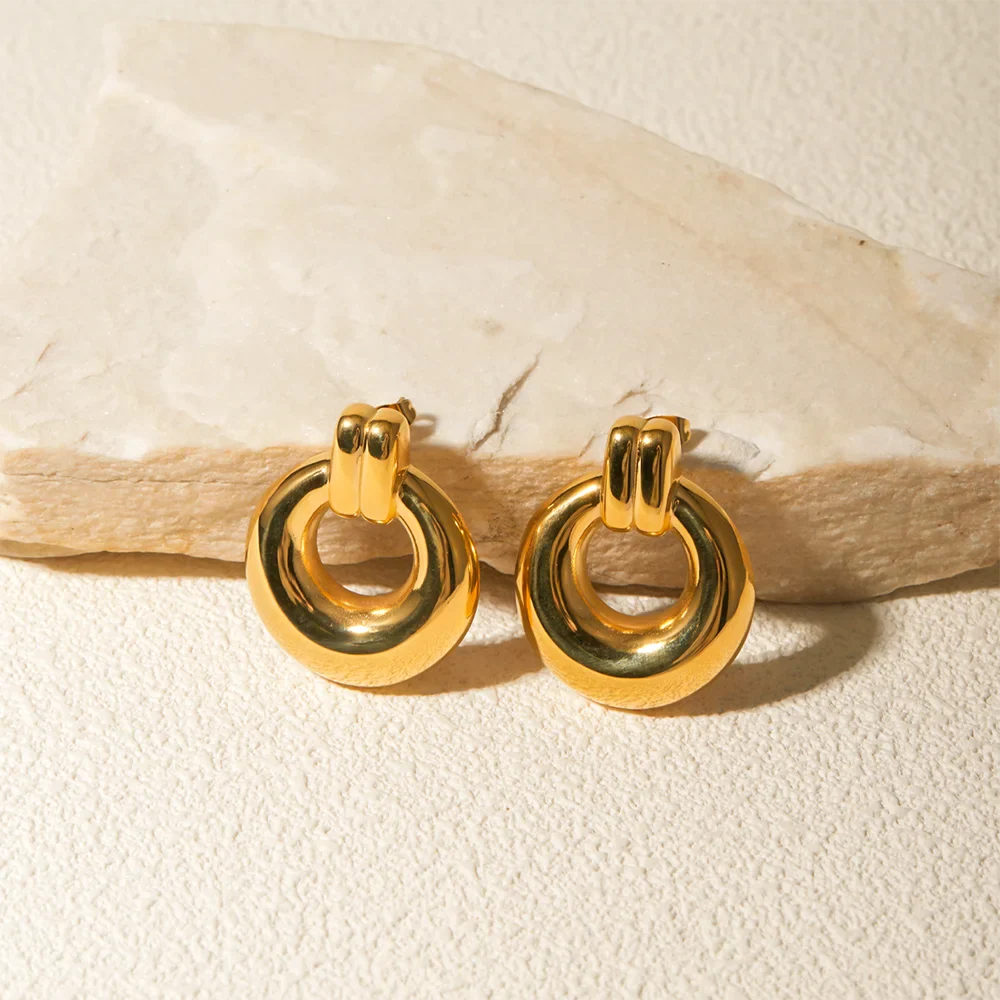 Les Boucles d'Oreilles Hamptons