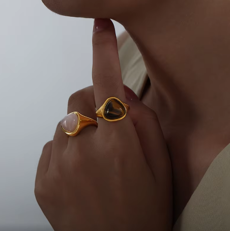 Bold Gemstone Ring Alaula