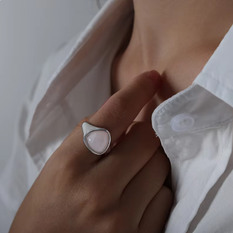 Bold Gemstone Ring Alaula