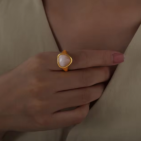 Bold Gemstone Ring Alaula