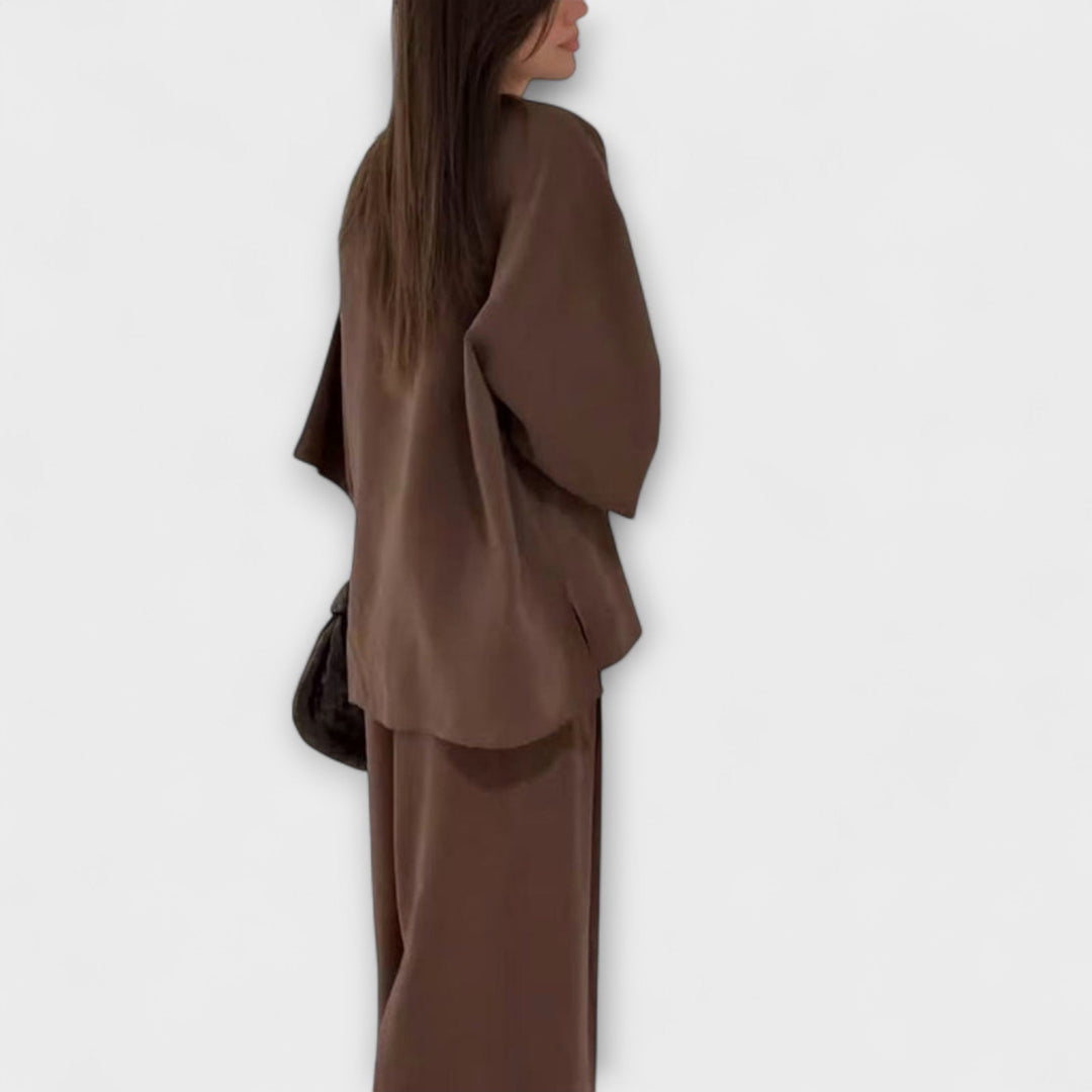 Jacqueline - Casual V-Neck Top and Pants Duo