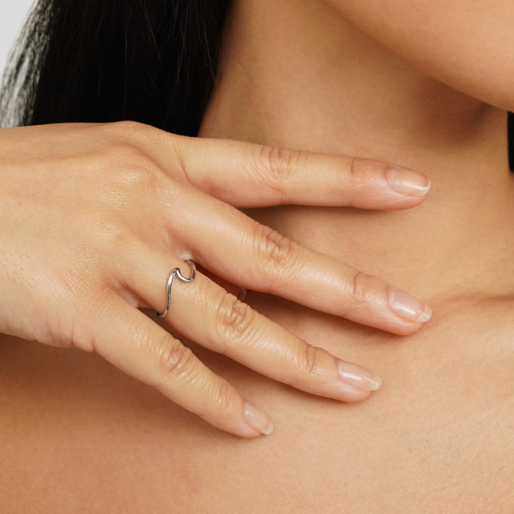 Imari Silver Wavy Ring