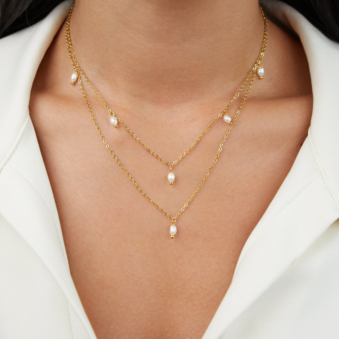 Layered necklace with pearl drops
