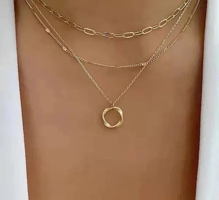 Classic Layered Gold Necklace with Pendant Design