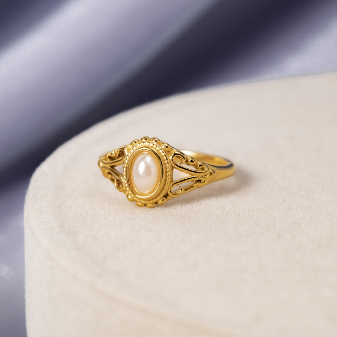 Royal - Vintage Pearl Ring